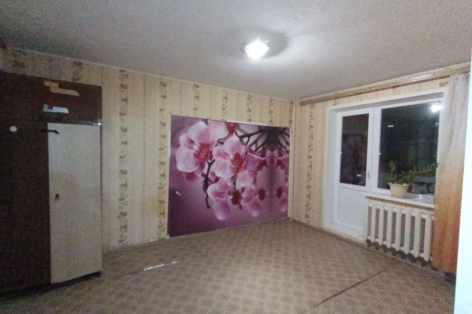 Продаётся 1-комнатная квартира, 42 м²
