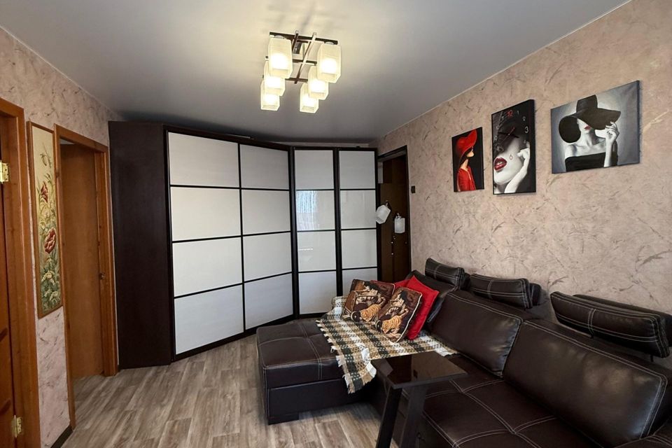 Продаётся 4-комнатная квартира, 61.3 м²