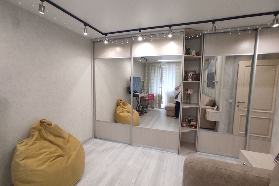 Продаётся 3-комнатная квартира, 56.7 м²