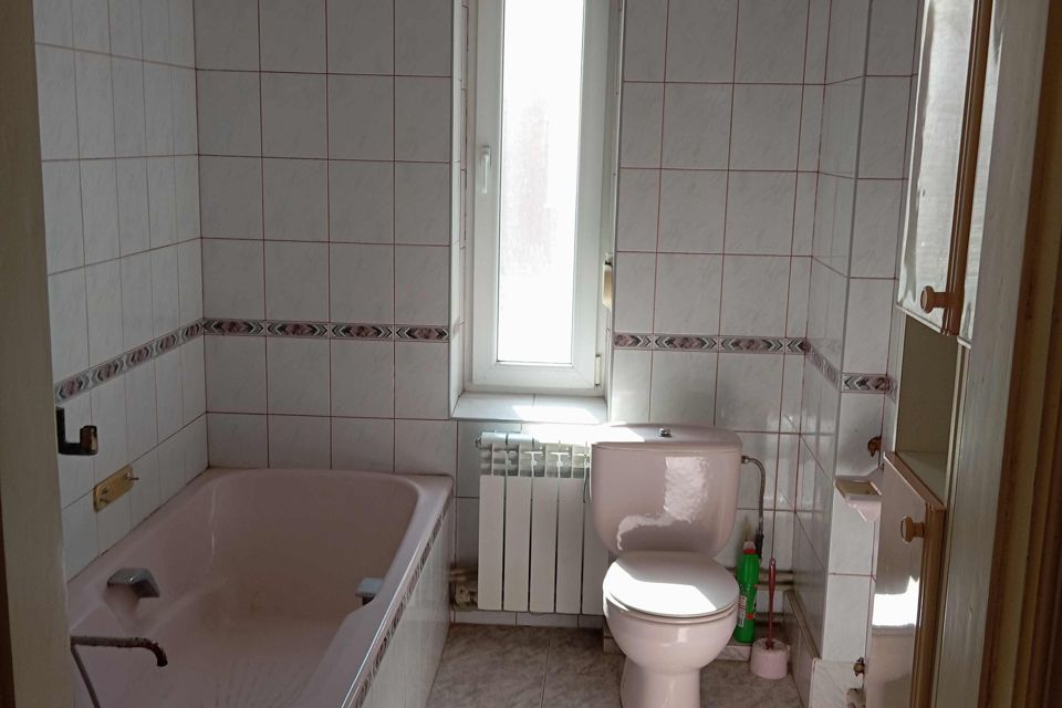 Продаётся 2-этажный дом, 298 м²