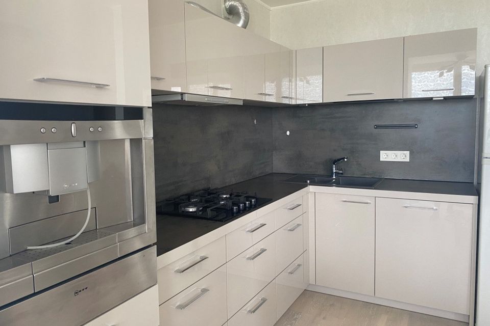 Продаётся 3-комнатная квартира, 105 м²