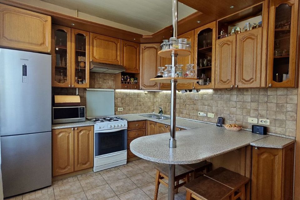 Продаётся 3-комнатная квартира, 119.2 м²