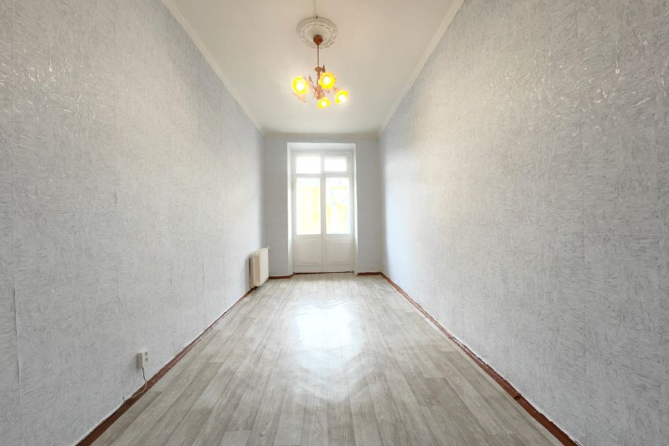 Продаётся комната в 5-комн. квартире, 15.2 м²