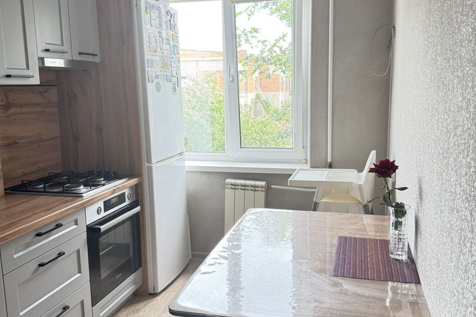 Продаётся 3-комнатная квартира, 59.5 м²