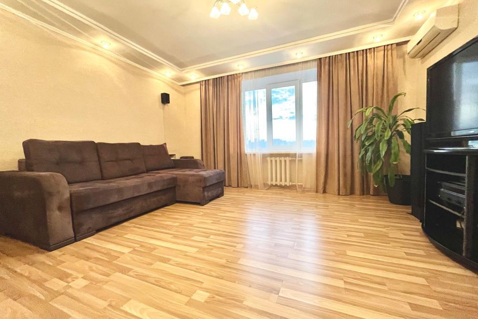 Продаётся 4-комнатная квартира, 91.8 м²