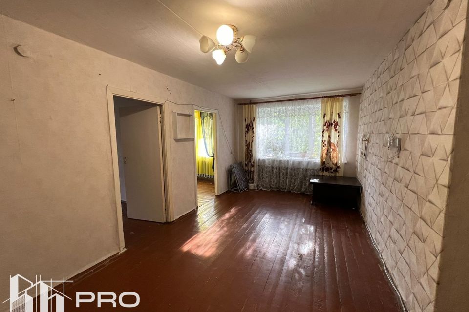 Продаётся 4-комнатная квартира, 61.3 м²