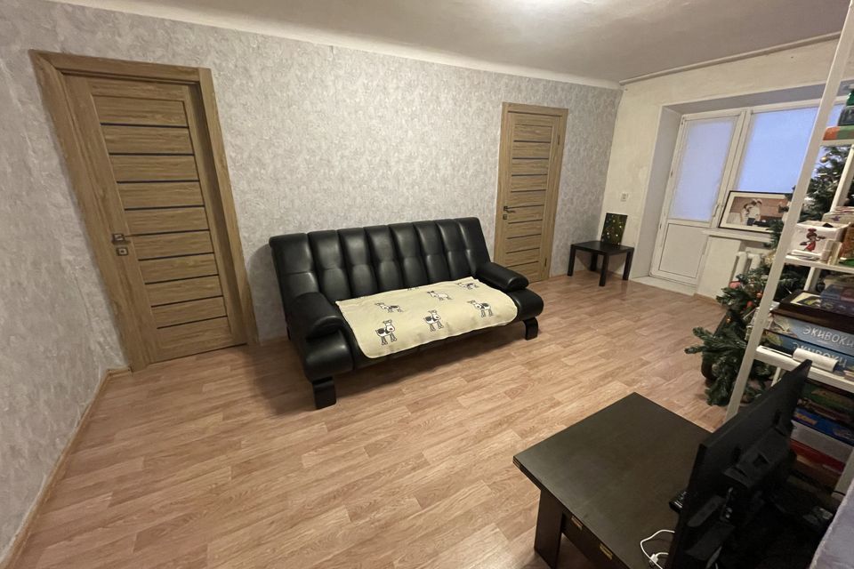 Продаётся 3-комнатная квартира, 42.2 м²