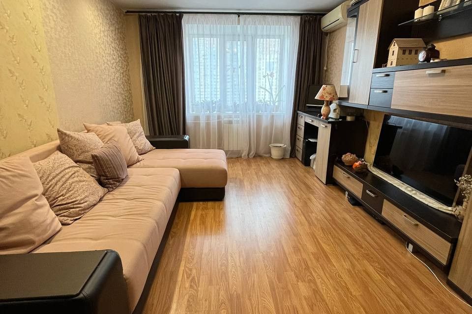Продаётся 2-комнатная квартира, 55.6 м²