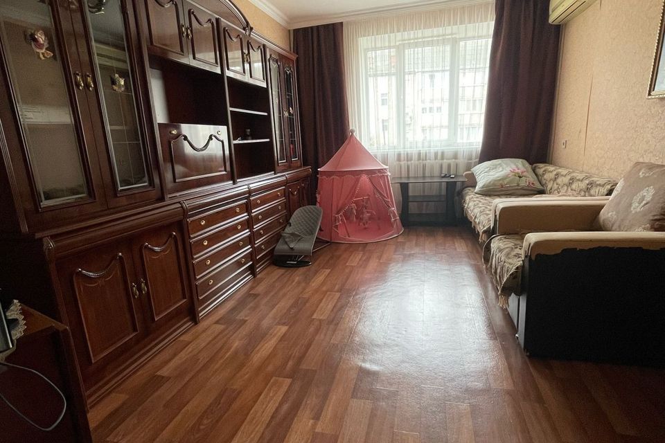 Продаётся 3-комнатная квартира, 70.4 м²