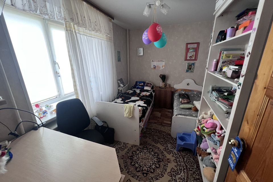 Продаётся 4-комнатная квартира, 61.7 м²