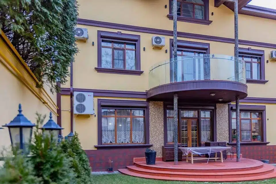 Продаётся 3-этажный дом, 486 м²