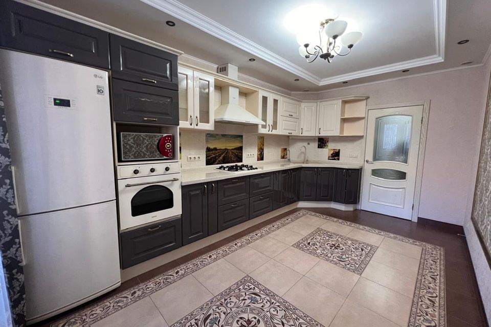 Продаётся 2-комнатная квартира, 62.8 м²
