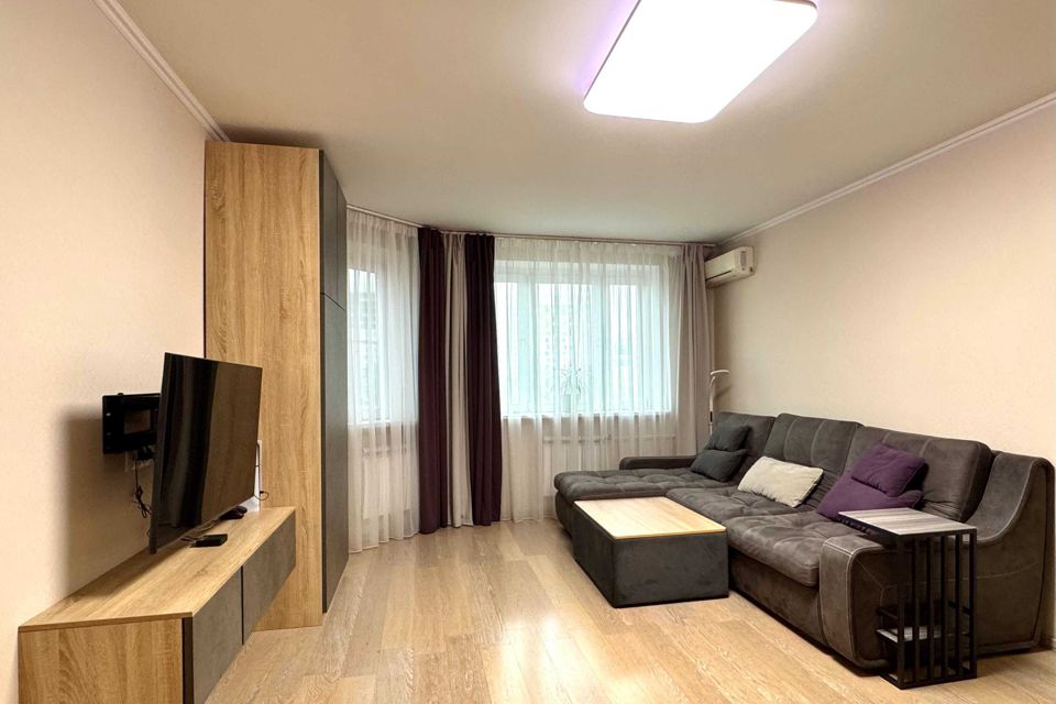 Продаётся 1-комнатная квартира, 42.3 м²