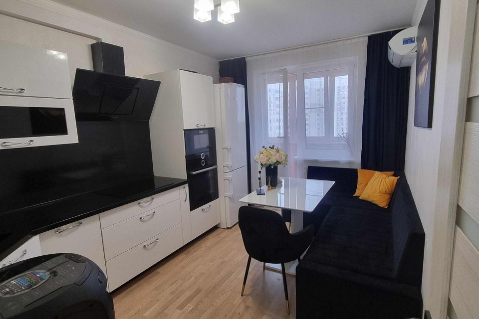 Продаётся 2-комнатная квартира, 60.4 м²