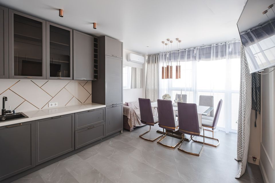 Продаётся 4-комнатная квартира, 100 м²