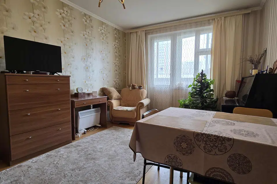 Продаётся 1-комнатная квартира, 37.7 м²