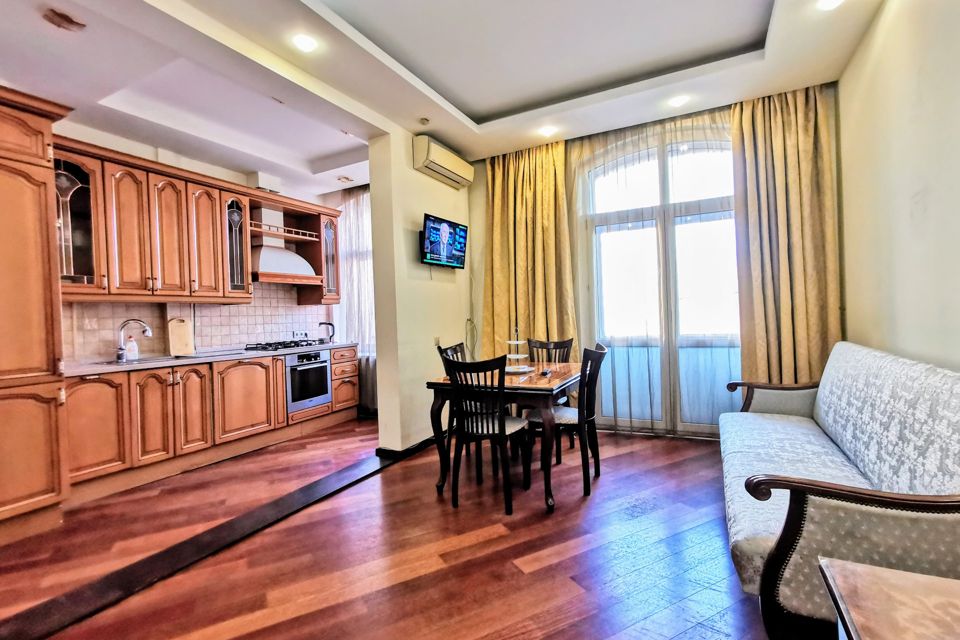 Продаётся 2-комнатная квартира, 63.7 м²