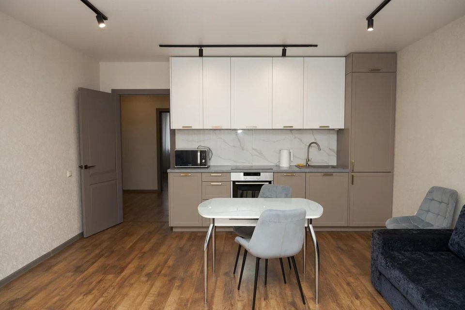 Продаётся 2-комнатная квартира, 65 м²