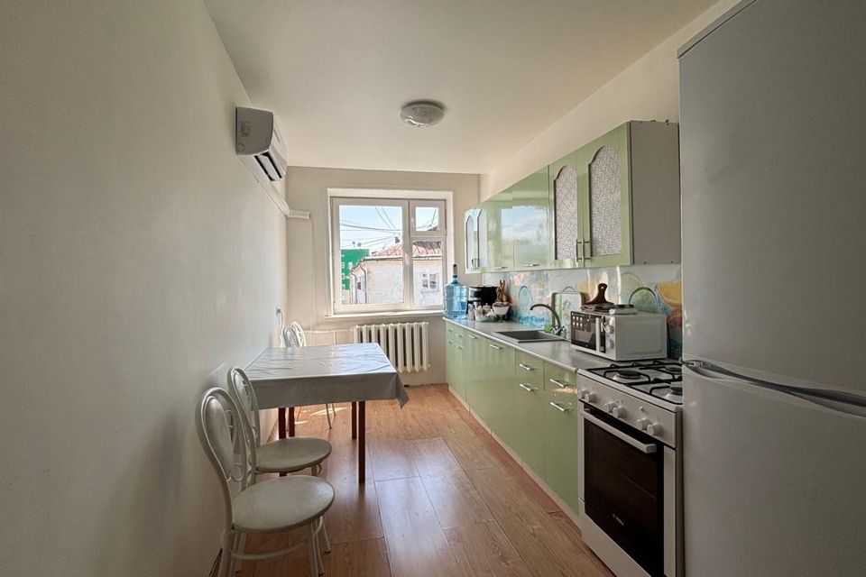 Продаётся 4-комнатная квартира, 71 м²