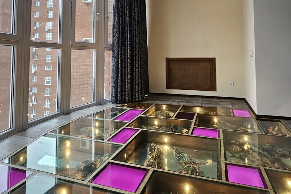 Продаётся 3-комнатная квартира, 149.3 м²