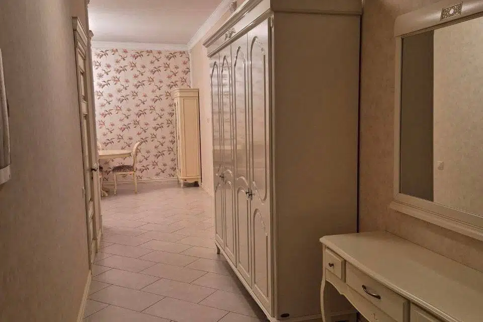 Продаётся 4-комнатная квартира, 154 м²