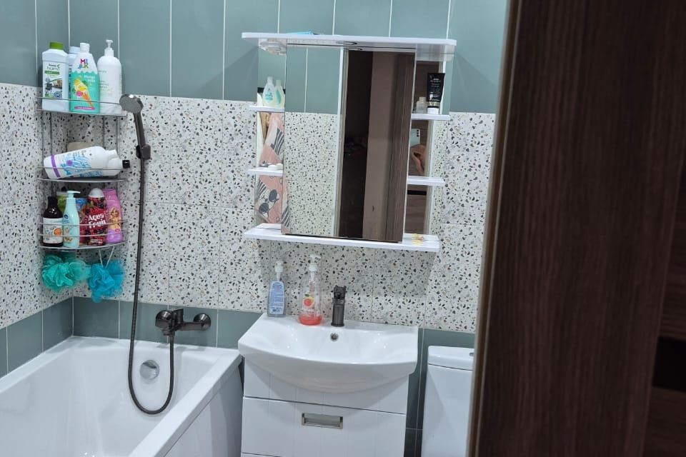 Продаётся 1-комнатная квартира, 42.9 м²