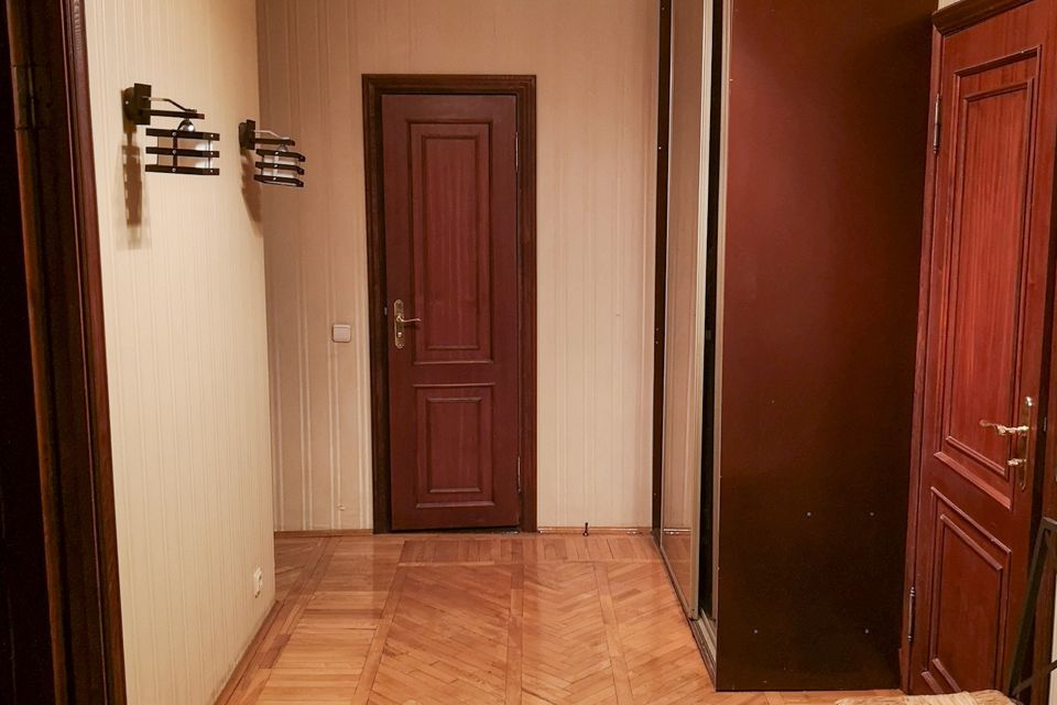 Продаётся 4-комнатная квартира, 138.6 м²