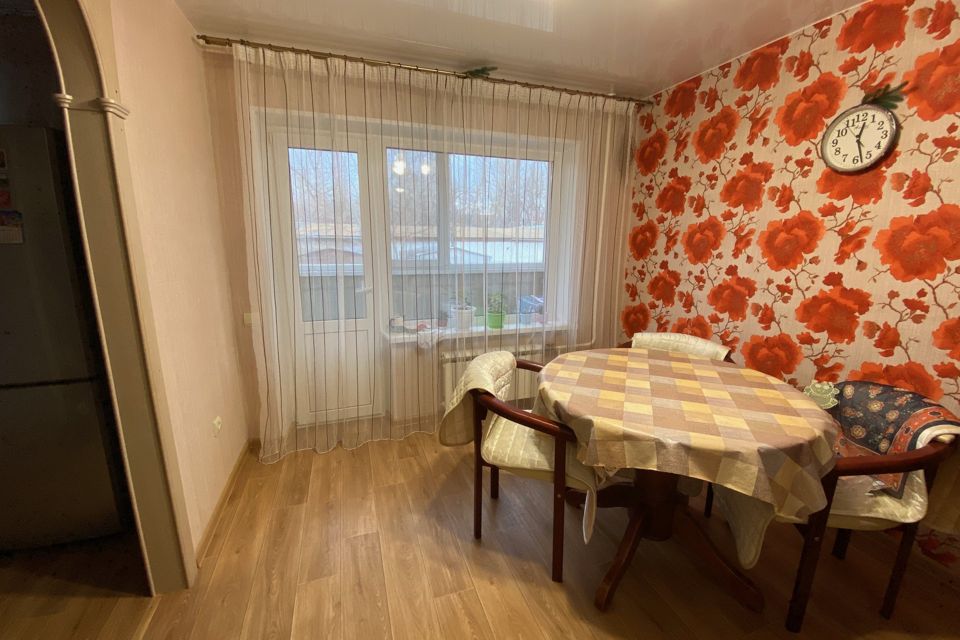 Продаётся 4-комнатная квартира, 77.7 м²