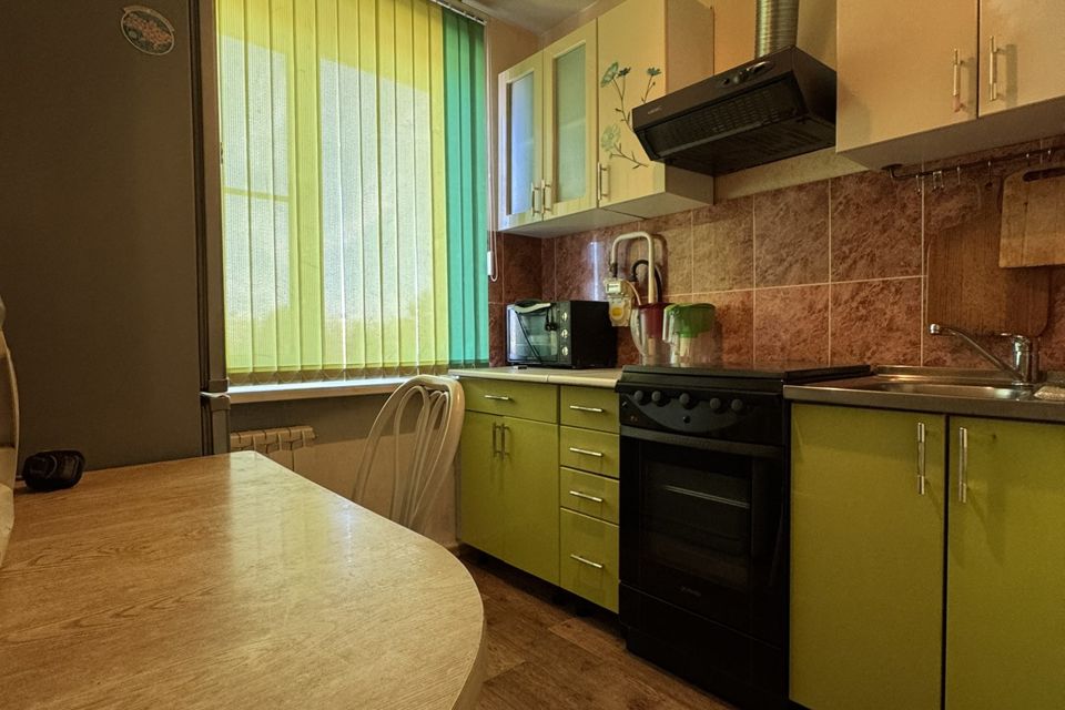 Продаётся 3-комнатная квартира, 47.6 м²