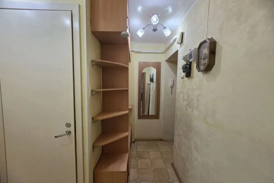 Продаётся 3-комнатная квартира, 49.4 м²