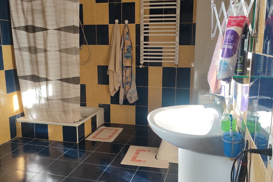 Продаётся 3-этажный дом, 246.2 м²