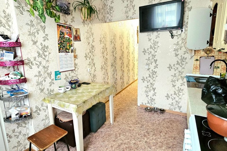 Продаётся 4-комнатная квартира, 72 м²