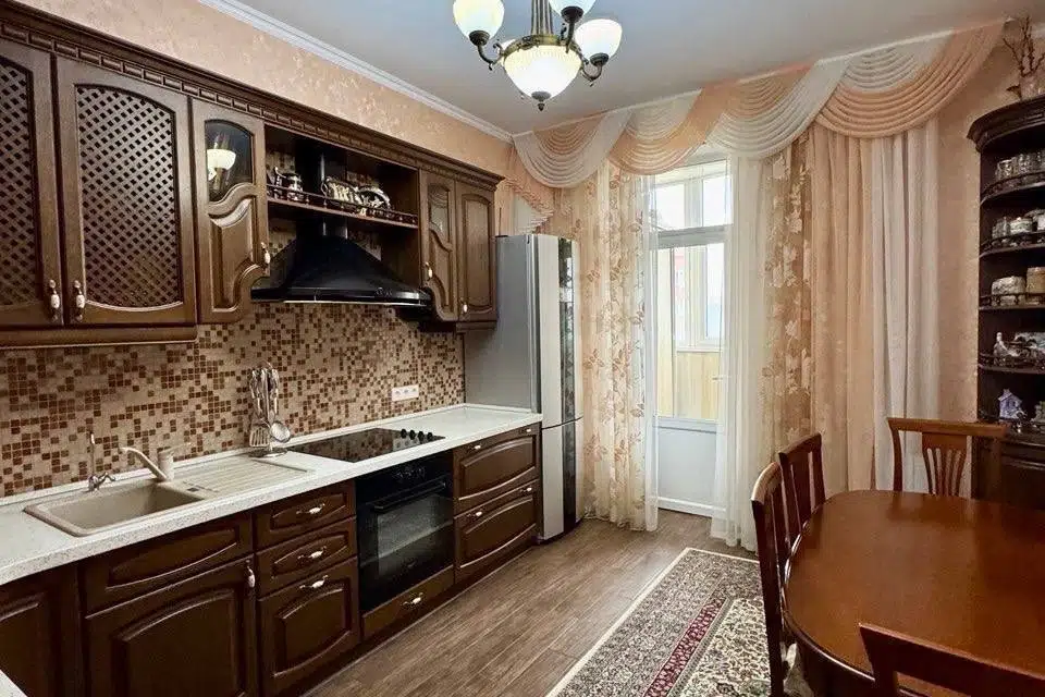 Продаётся 4-комнатная квартира, 124.7 м²