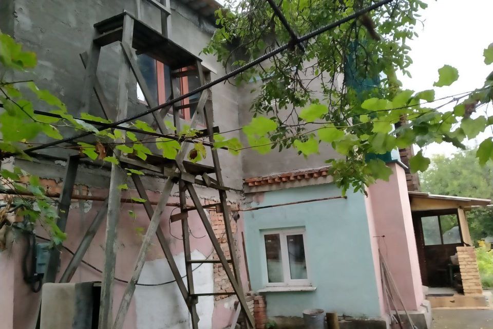 Продаётся 2-этажный дом, 200 м²