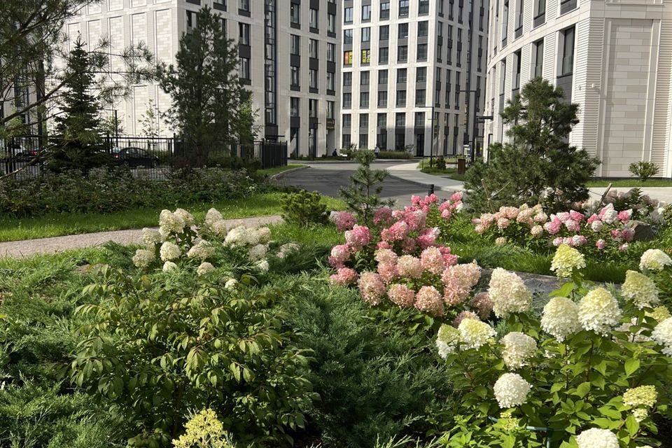 Продаётся 1-комнатная квартира, 61 м²