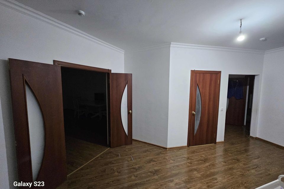Продаётся 4-комнатная квартира, 129.7 м²