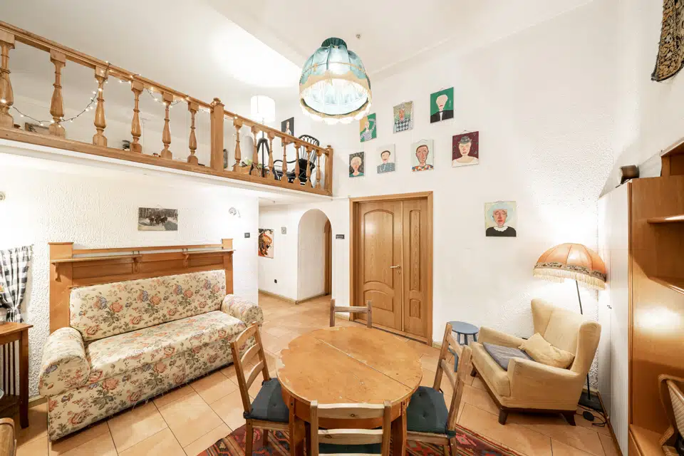 Продаётся 5-комнатная квартира, 238 м²