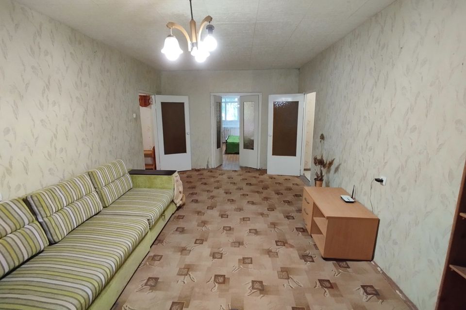 Продаётся 4-комнатная квартира, 98 м²