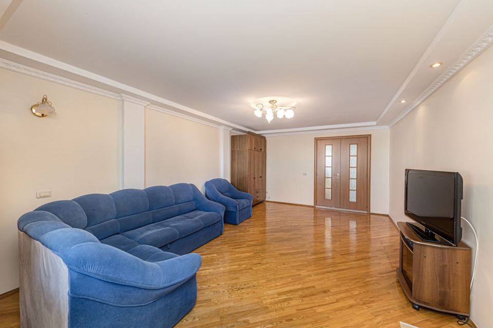 Продаётся 3-комнатная квартира, 77 м²