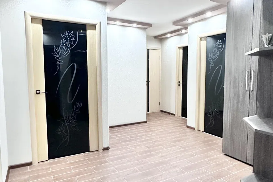 Продаётся 3-комнатная квартира, 97 м²