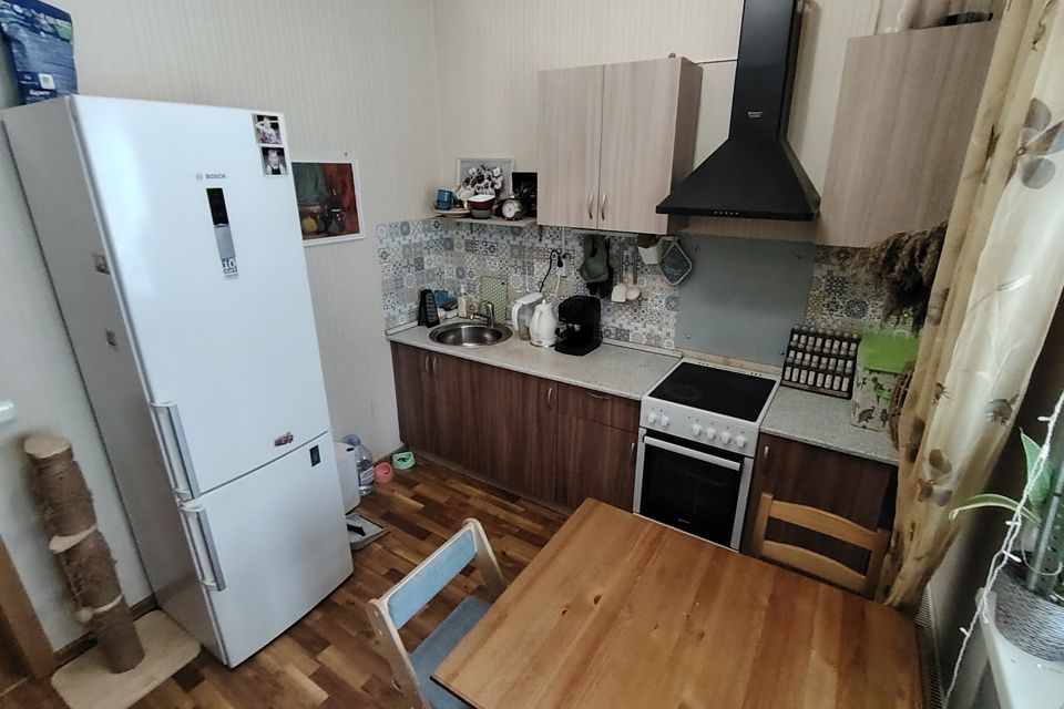 Продаётся 1-комнатная квартира, 42.3 м²