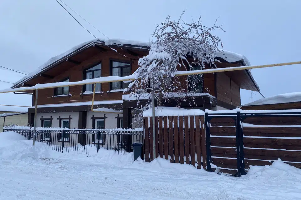 Продаётся 2-этажный дом, 200 м²