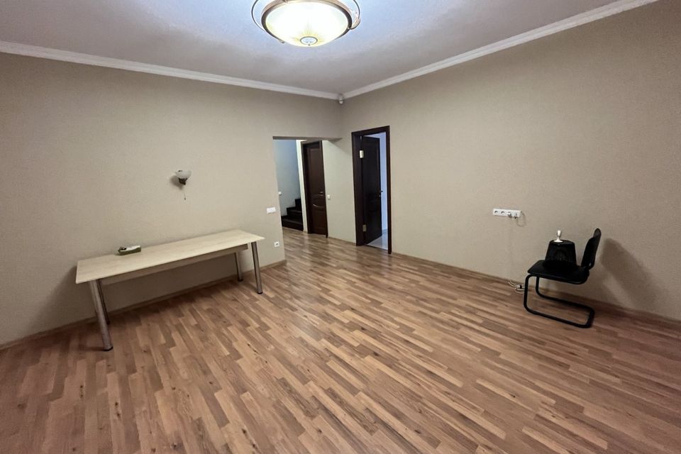 Продаётся таунхаус, 3-эт., 225 м²