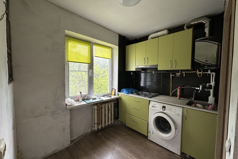 Продаётся 3-комнатная квартира, 41.4 м²