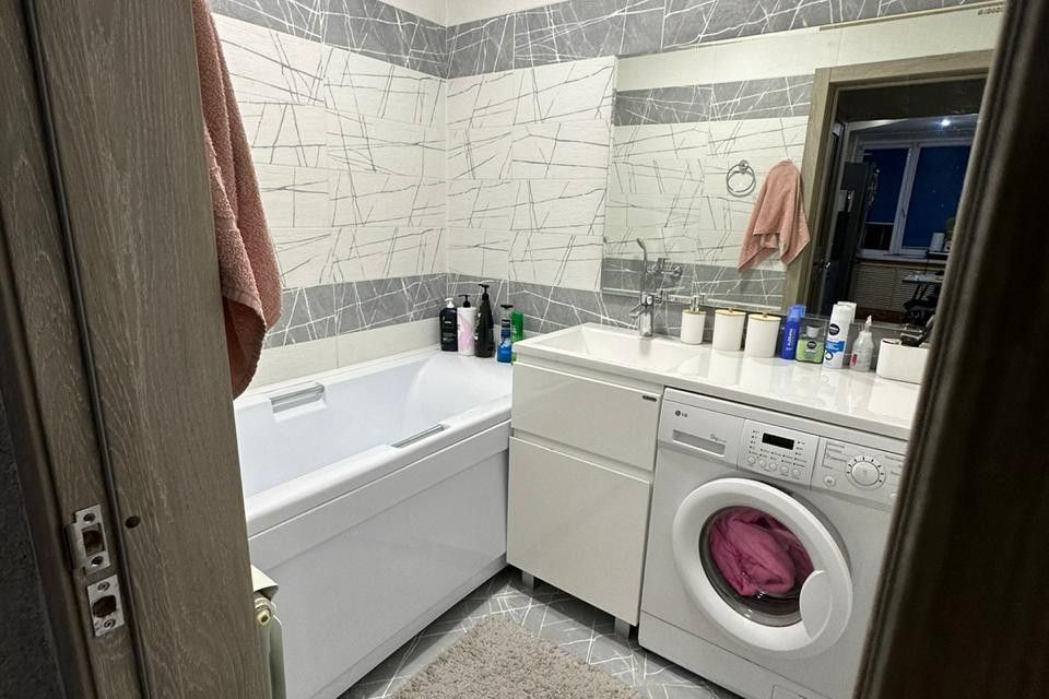 Продаётся 3-комнатная квартира, 62.2 м²