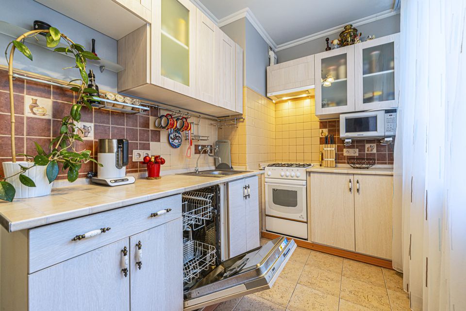Продаётся 3-комнатная квартира, 75.6 м²