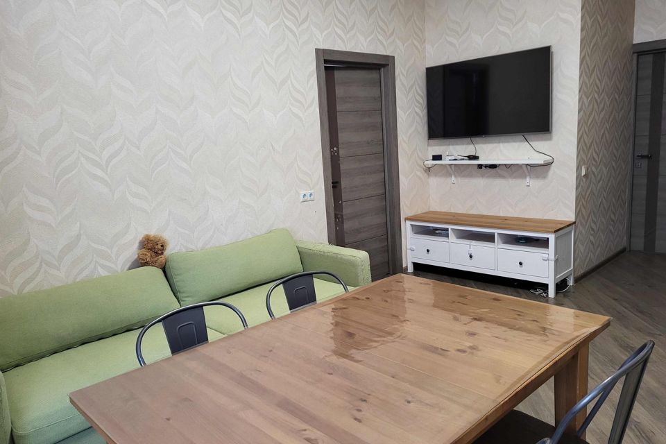 Сдаётся 2-комнатная квартира, 70 м²