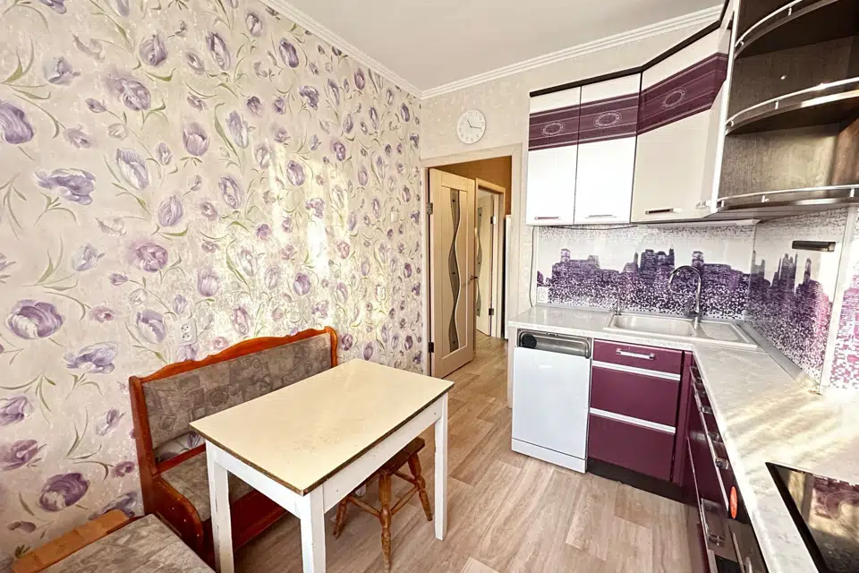 Продаётся 4-комнатная квартира, 82.2 м²