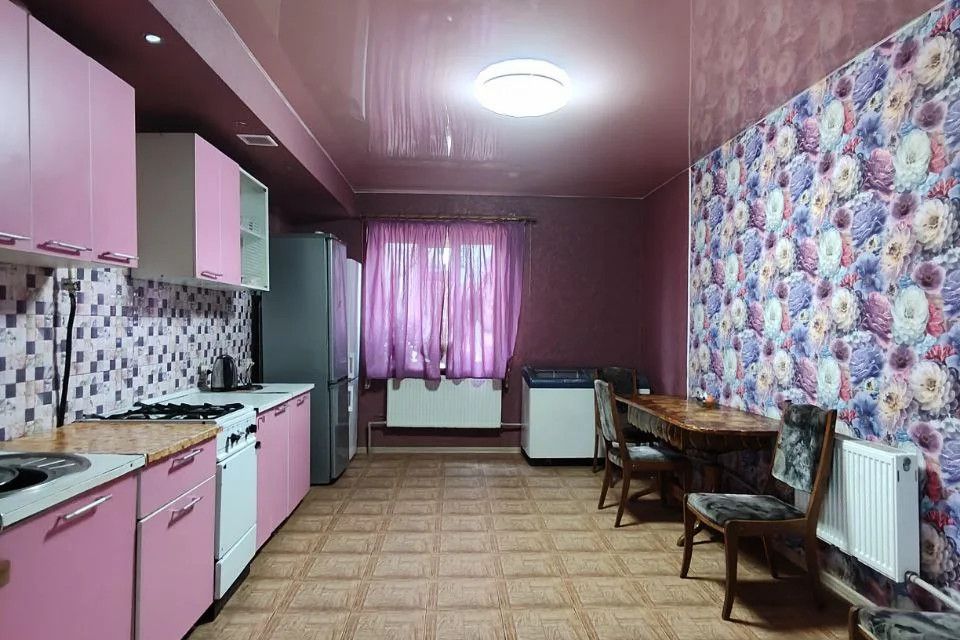 Продаётся 2-этажный дом, 240 м²