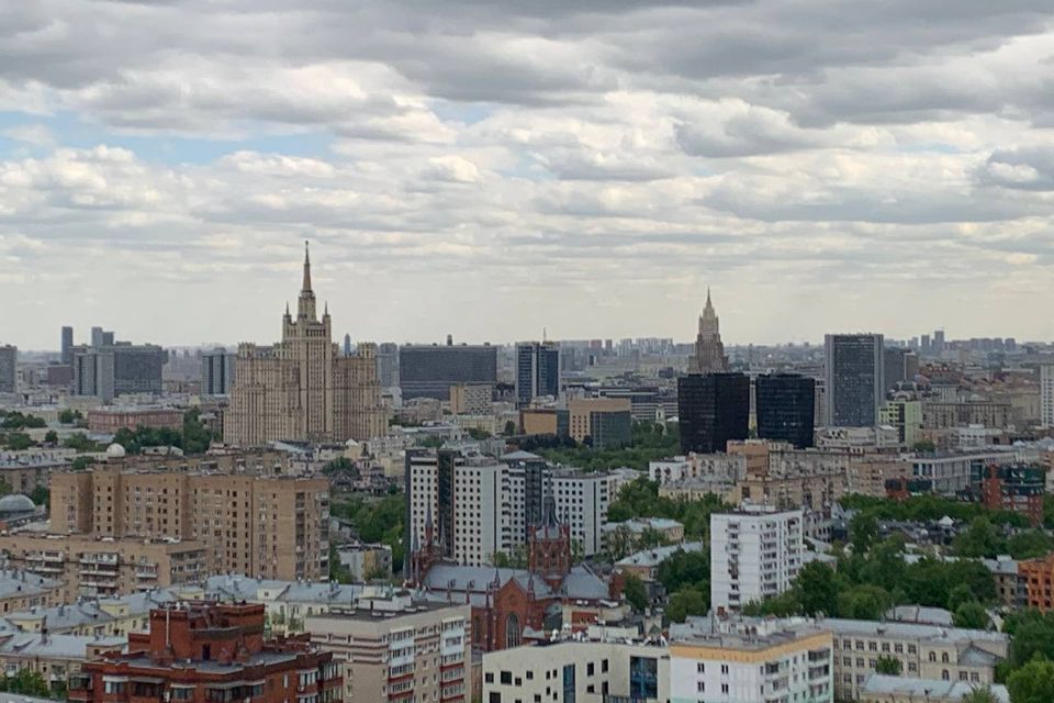 Продаётся 3-комнатная квартира, 82.4 м²